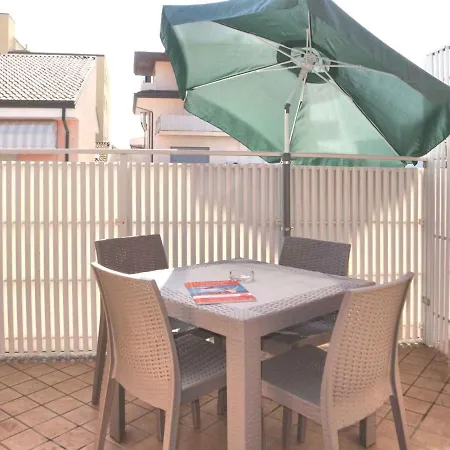 Apartments In Lignano Sabbiadoro 42735 Lägenhet *